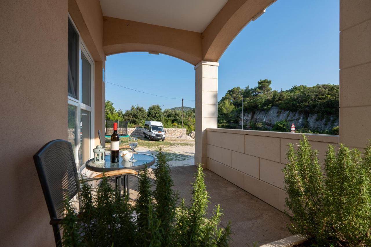 Ivano Apartamento Ston Exterior foto